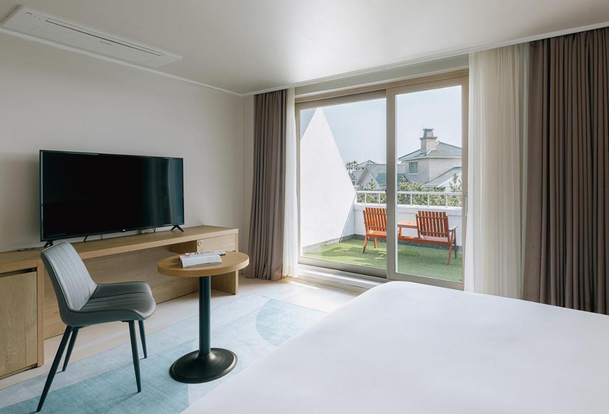 Bloom Hotel Чеджудо Экстерьер фото